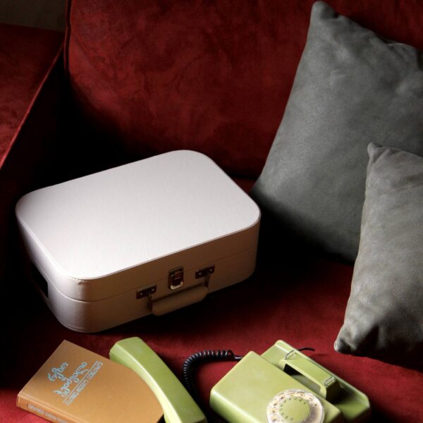 თეთრი ჩემოდნის ფირსაკრავი Boortee - 05